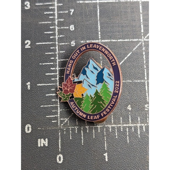 Autumn Leaf Festival 2022 Leavenworth WA Enamel Pin Souvenir Mountain Trees - Picture 2 of 6